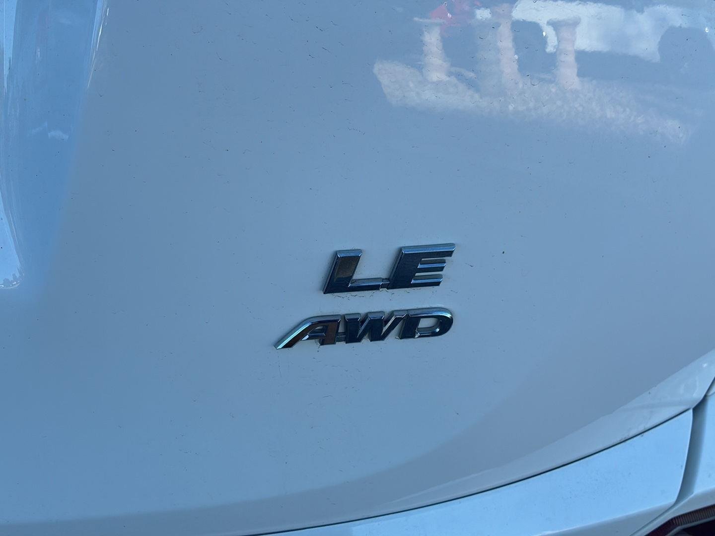 Certified Used 2018 Super White Toyota LE image 11
