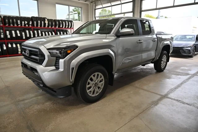 2026 Toyota Tacoma SR5 - Photo 9