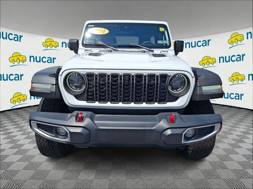 Used 2024 White Jeep Rubicon image 2