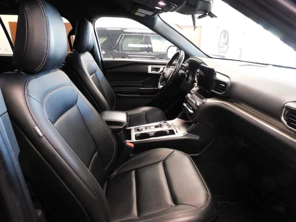 Used 2020 Agate Black Metallic Ford XLT image 49