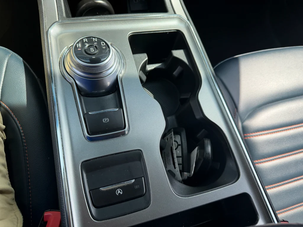 Used 2022 Red Ford SEL image 11