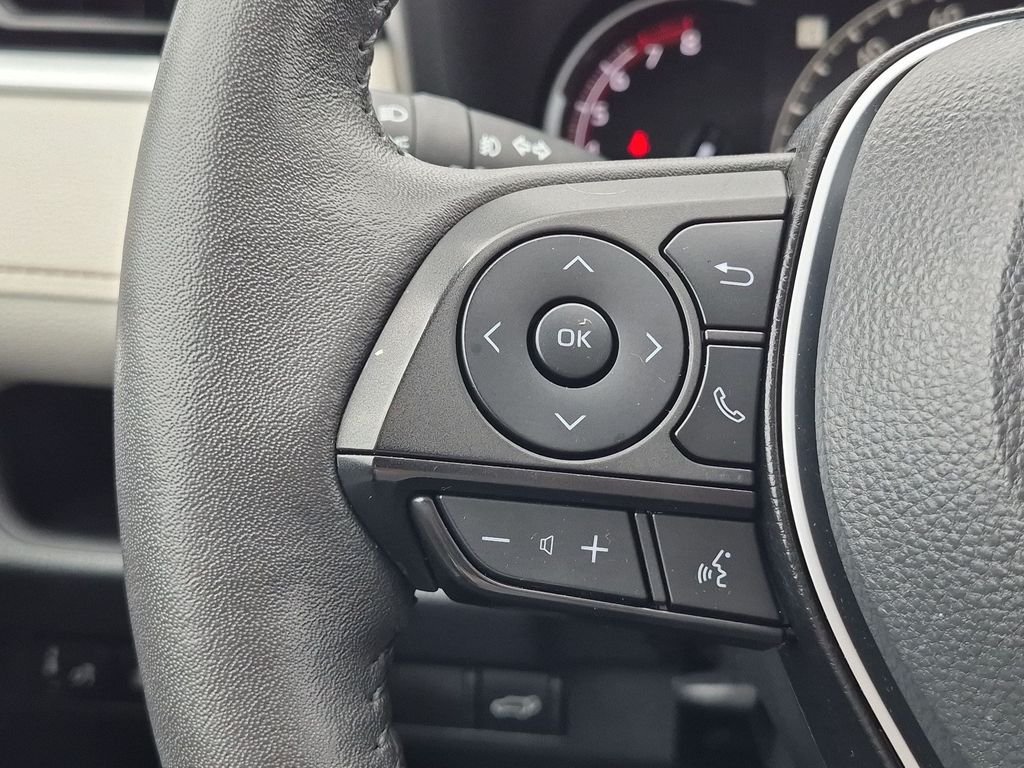 Used 2023  Toyota XLE Premium image 15
