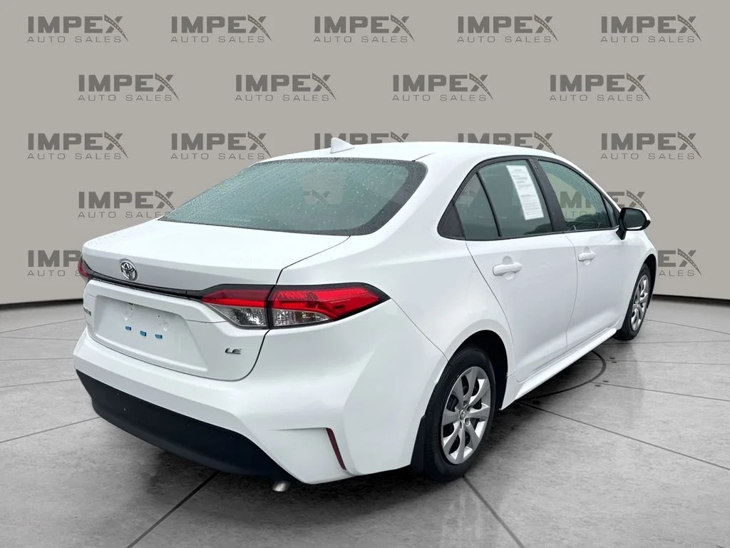 Used 2025 White Toyota LE image 5