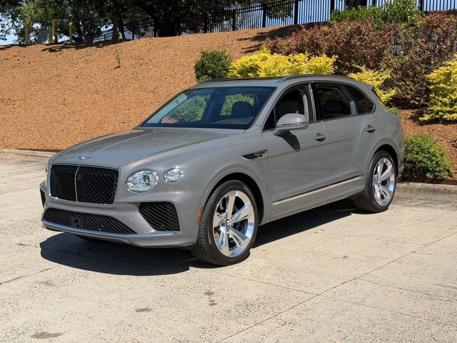 Used 2025 Gravity Gray Bentley Azure image 11