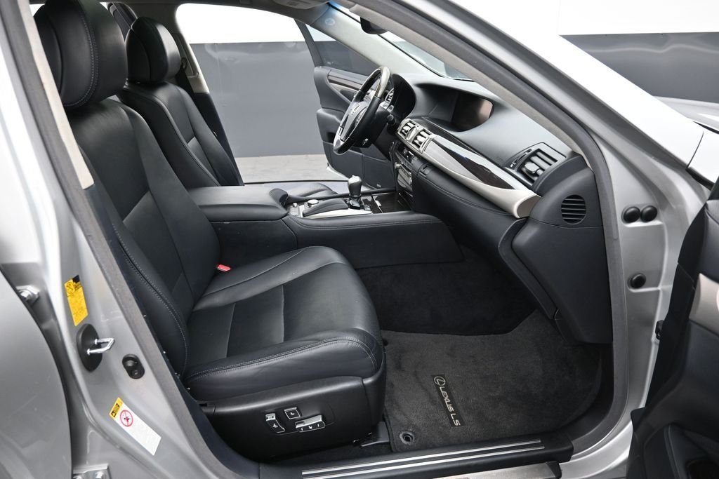 Used 2013 Silver Lexus 460 L image 16