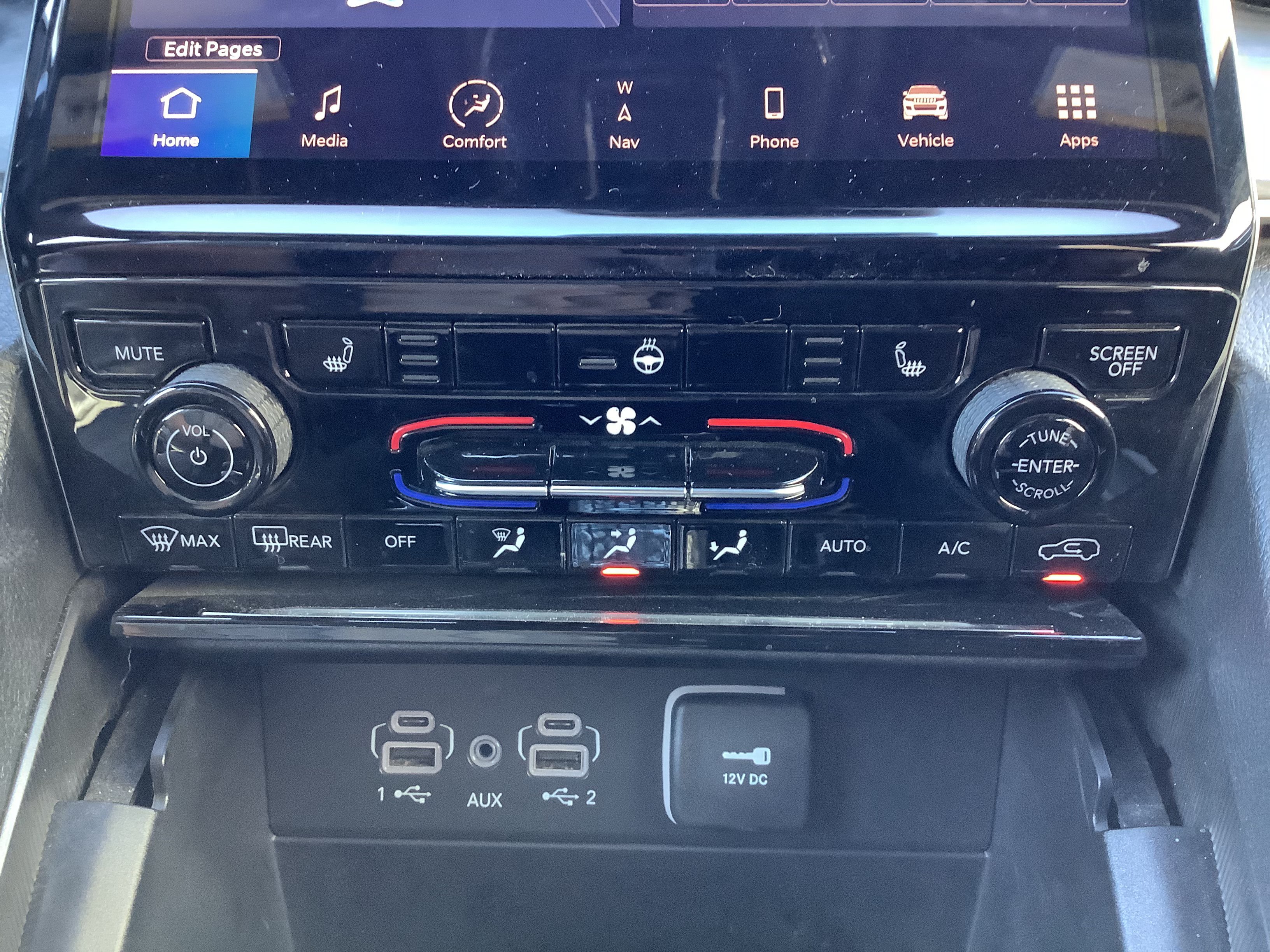 Used 2025 Silver Jeep Limited image 17