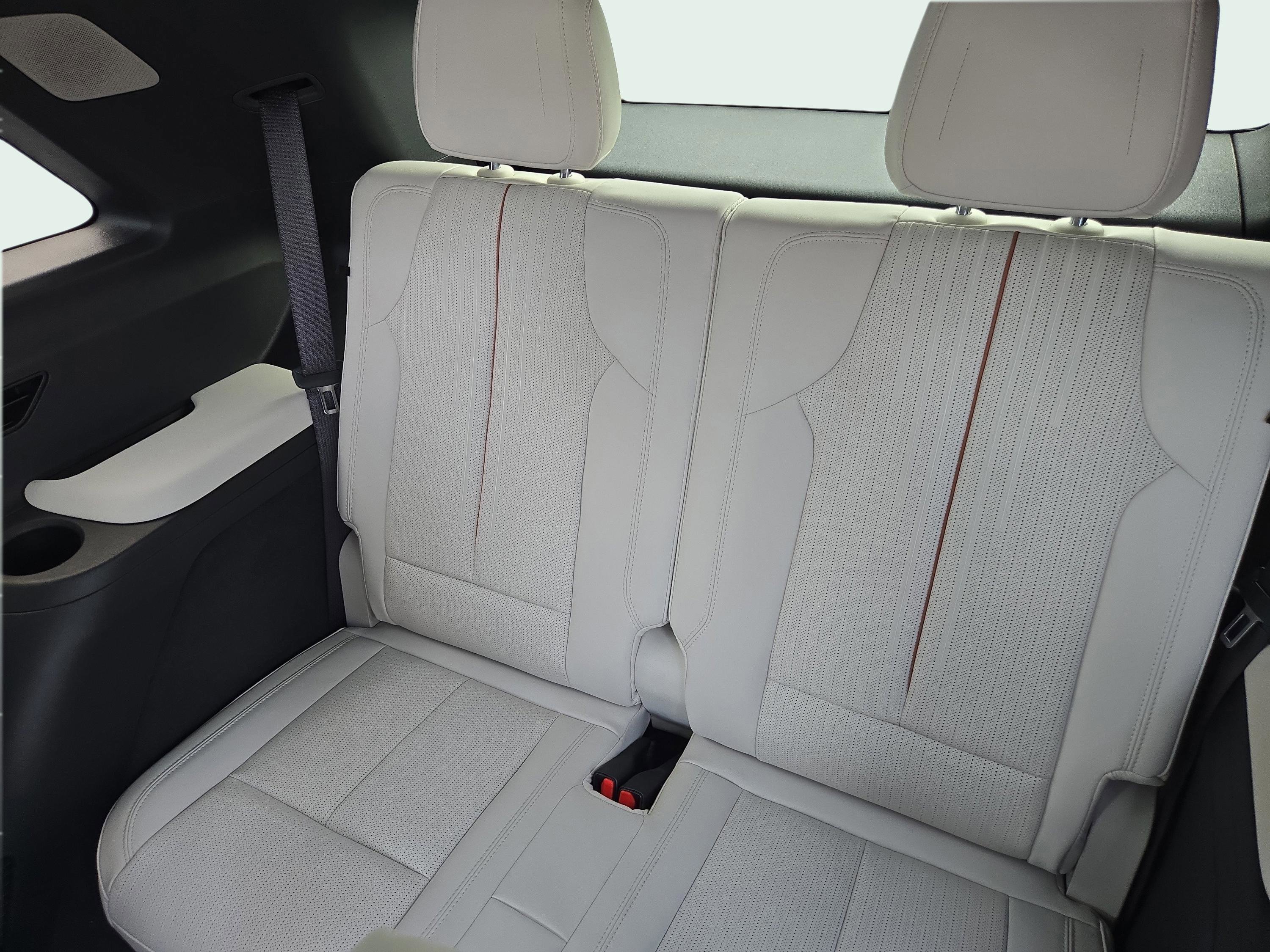 2026 Cadillac VISTIQ Sport - Photo 21