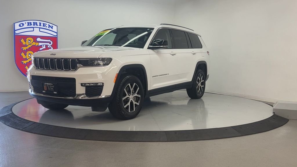 Used 2023 Bright White Clearcoat Jeep Limited image 9