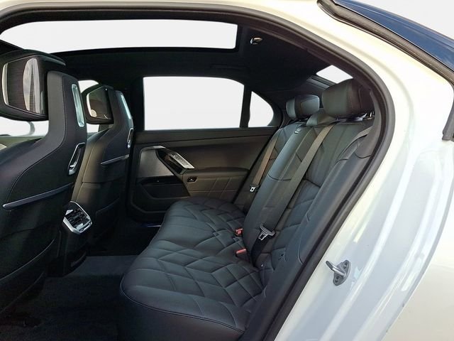 New 2026 Mineral White Metallic BMW 760i xDrive image 9