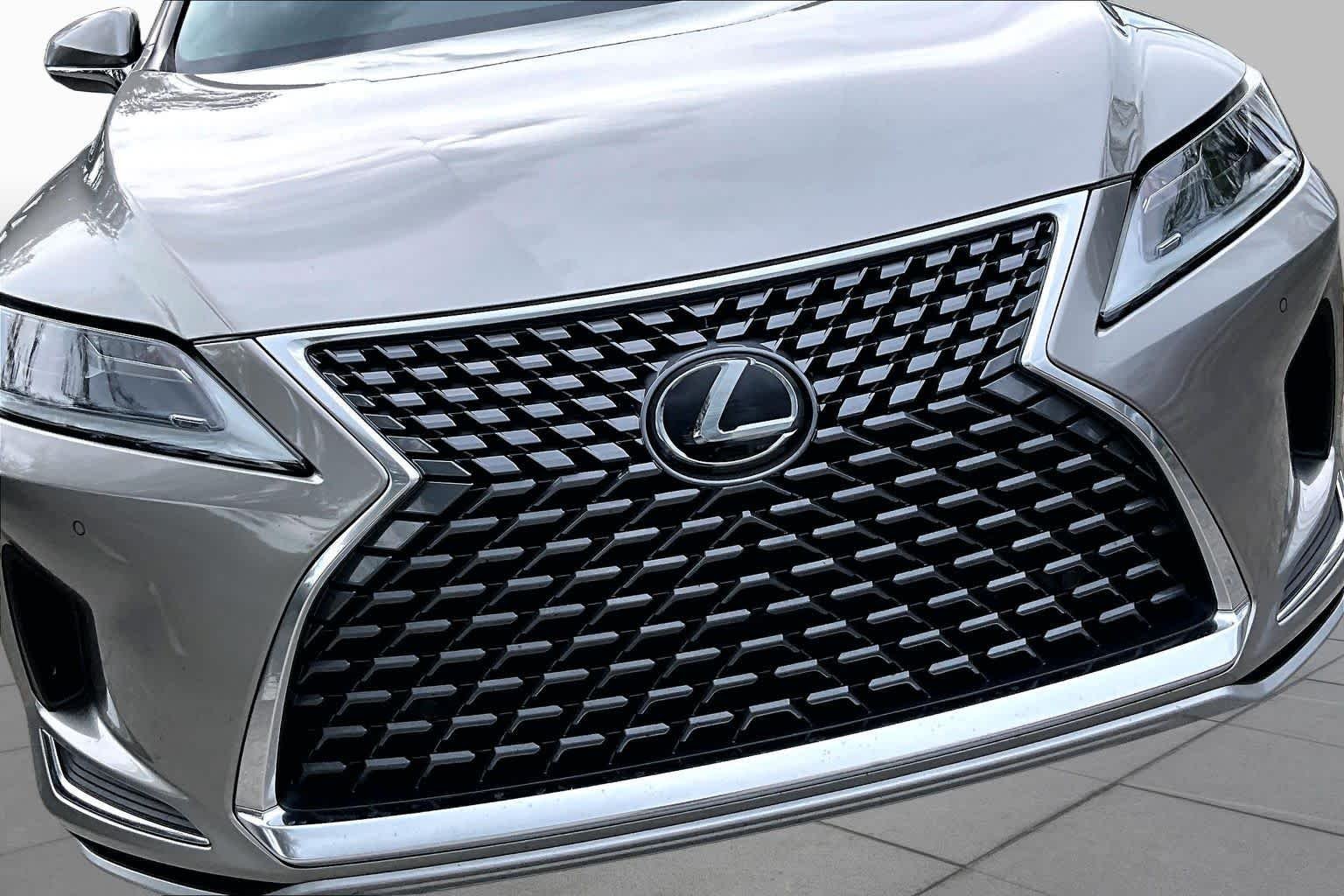 Used 2020 Atomic Silver Lexus  image 30