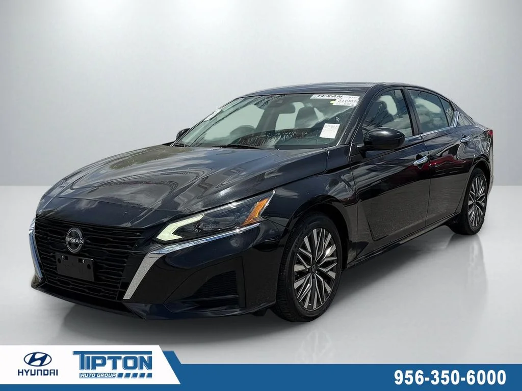 2023 Nissan Altima SV - Photo 1