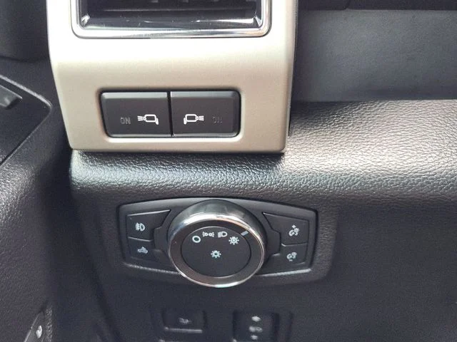 Used 2021 Gray Metallic Ford Lariat image 24