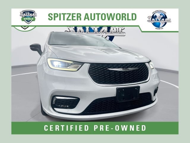 Used 2024 White Chrysler Select image 1