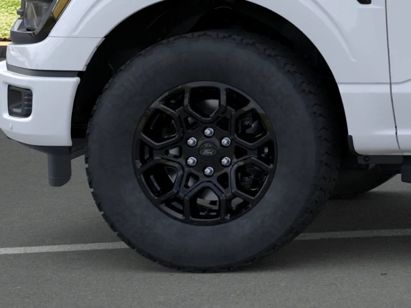 New 2026 Oxford White Ford XLT image 19
