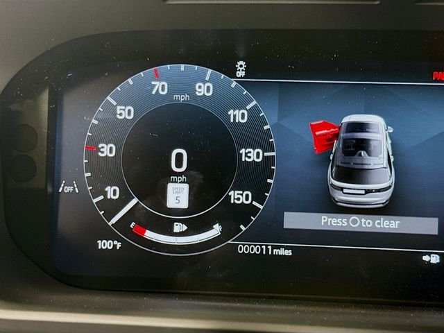 New 2026 Fuji White Land Rover Dynamic SE image 13
