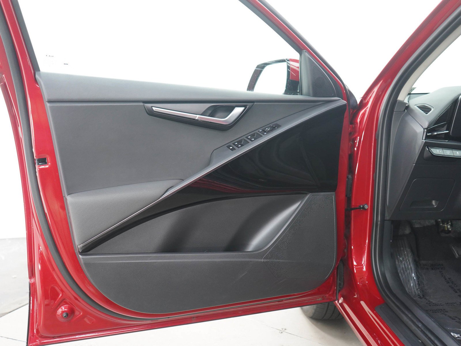 Used 2023 Runway Red Kia Wind image 21