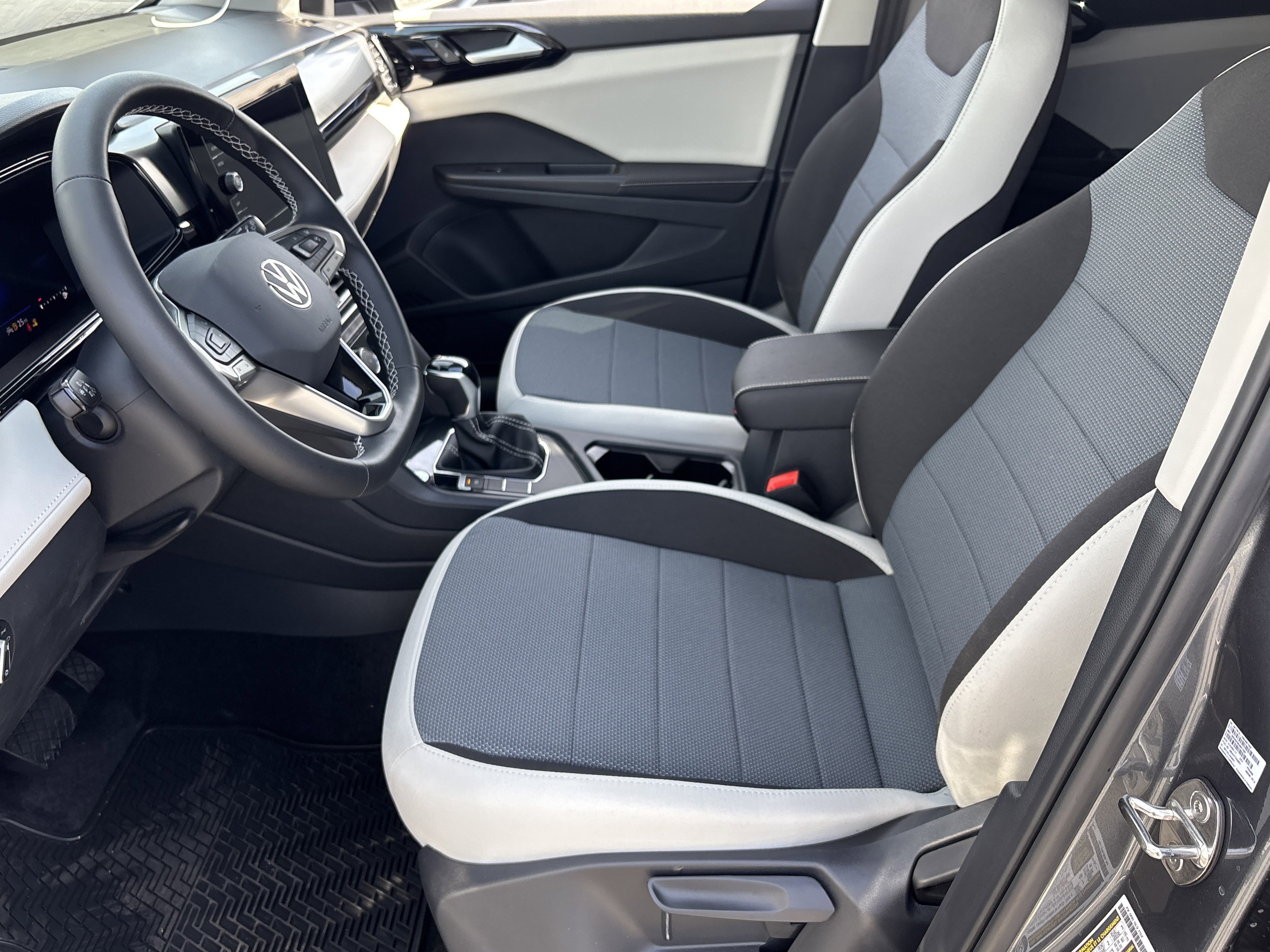 New 2026 Platinum Gray Metallic Volkswagen S image 15