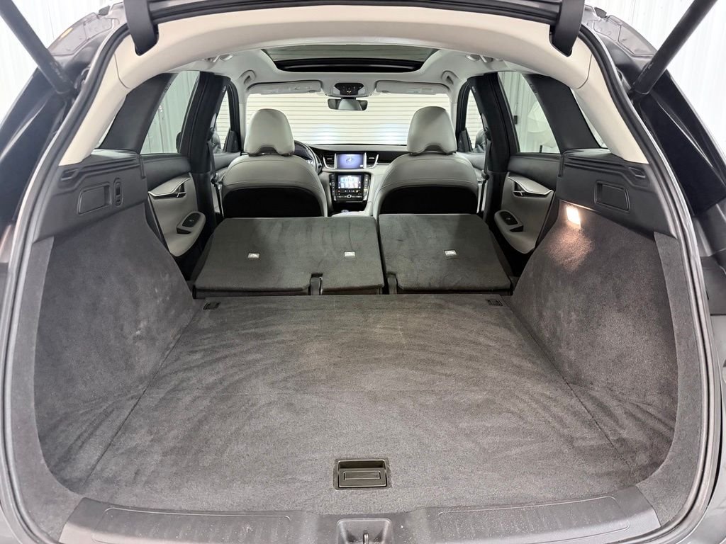 Used 2023 Gray INFINITI LUXE image 33