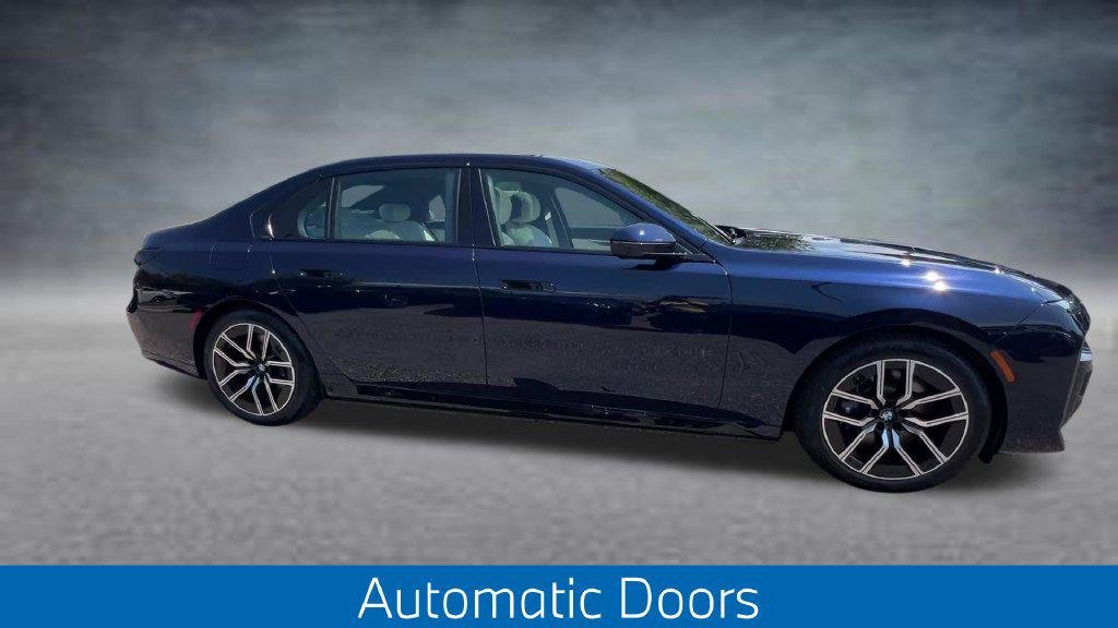 New 2026 Tanzanite Blue II Metallic BMW 750e xDrive image 13