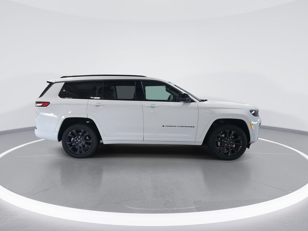 New 2026 Bright White Clear-Coat Exterior Paint Jeep Limited image 9