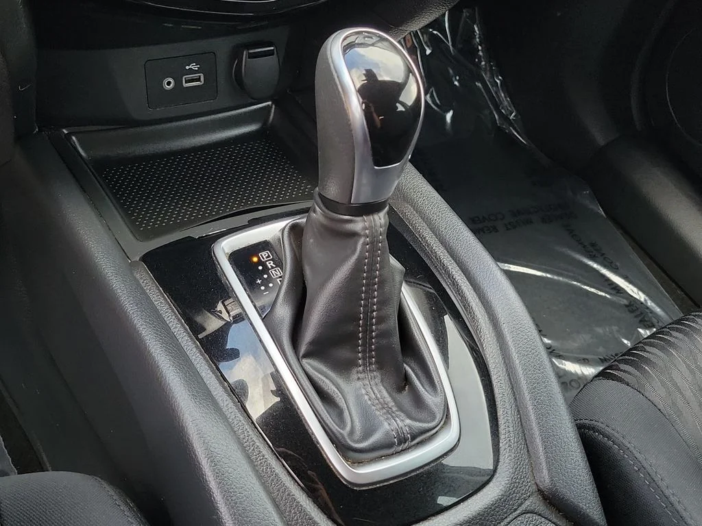 Used 2019 Black Nissan S image 30