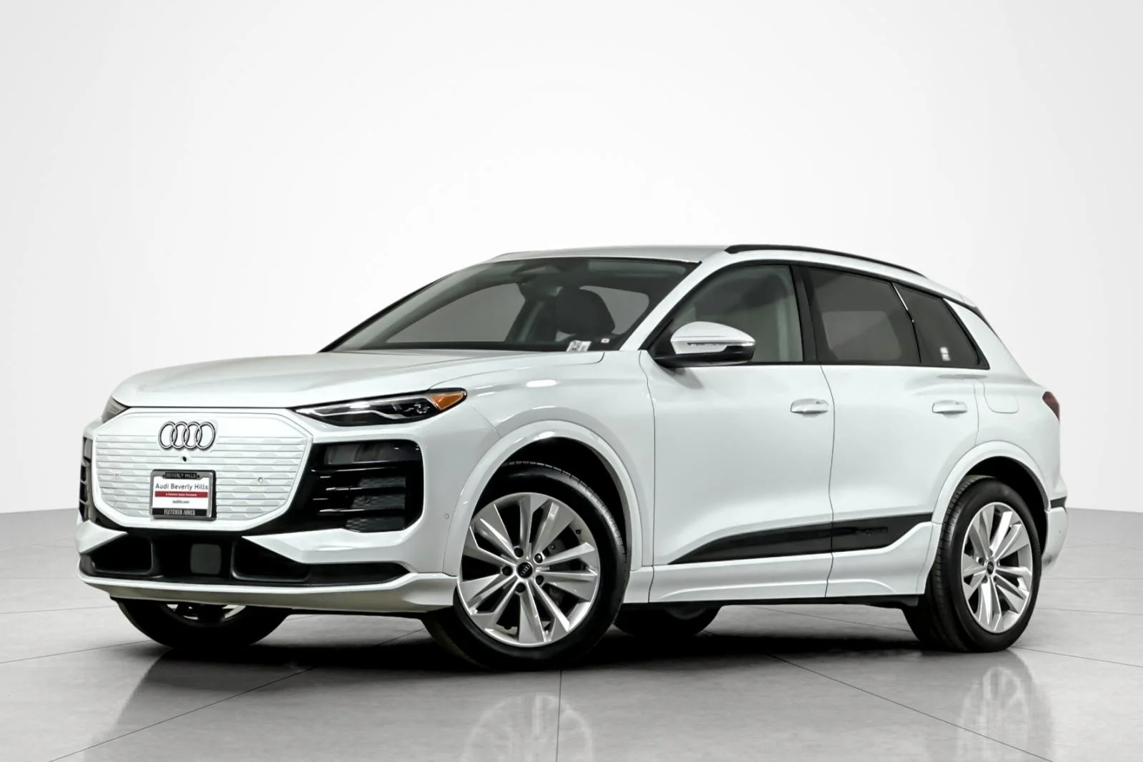2025 Audi Q6 e-tron Premium's photo