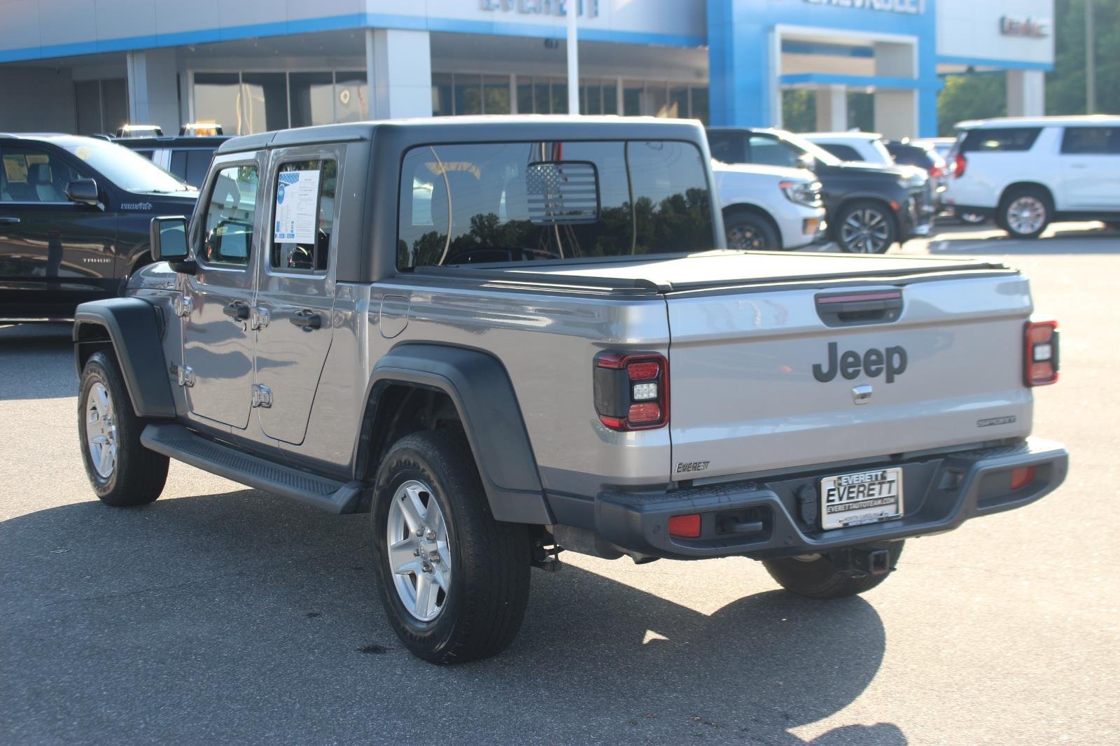 Used 2020 Silver Jeep Sport S image 5