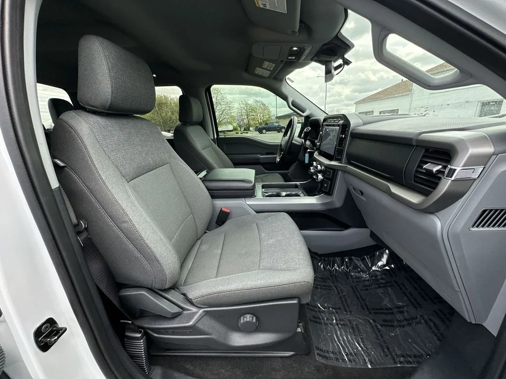 Used 2024 White Ford XLT image 16