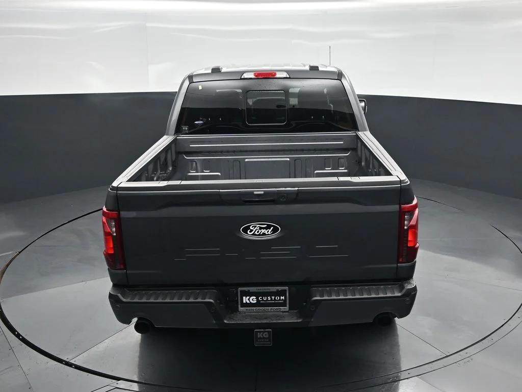 New 2026 Carbonized Gray Metallic Ford XLT image 38