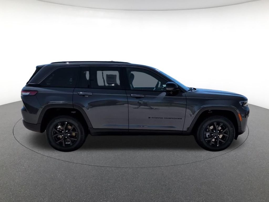 New 2026 Baltic Gray Metallic Clear-Coat Exterior Paint Jeep Altitude image 6