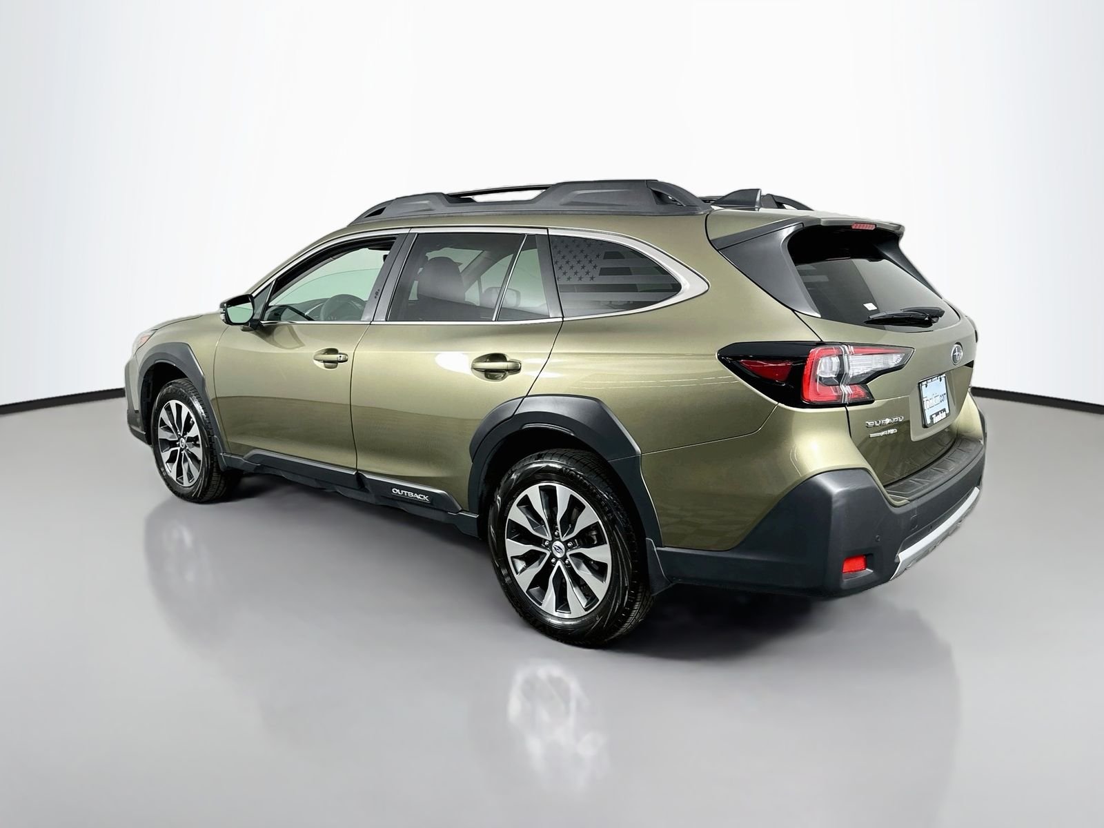 Used 2025 Autumn Green Metallic Subaru Limited image 5
