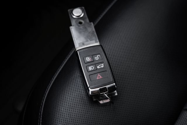 New 2026 Charente Grey Land Rover Dynamic SE image 76