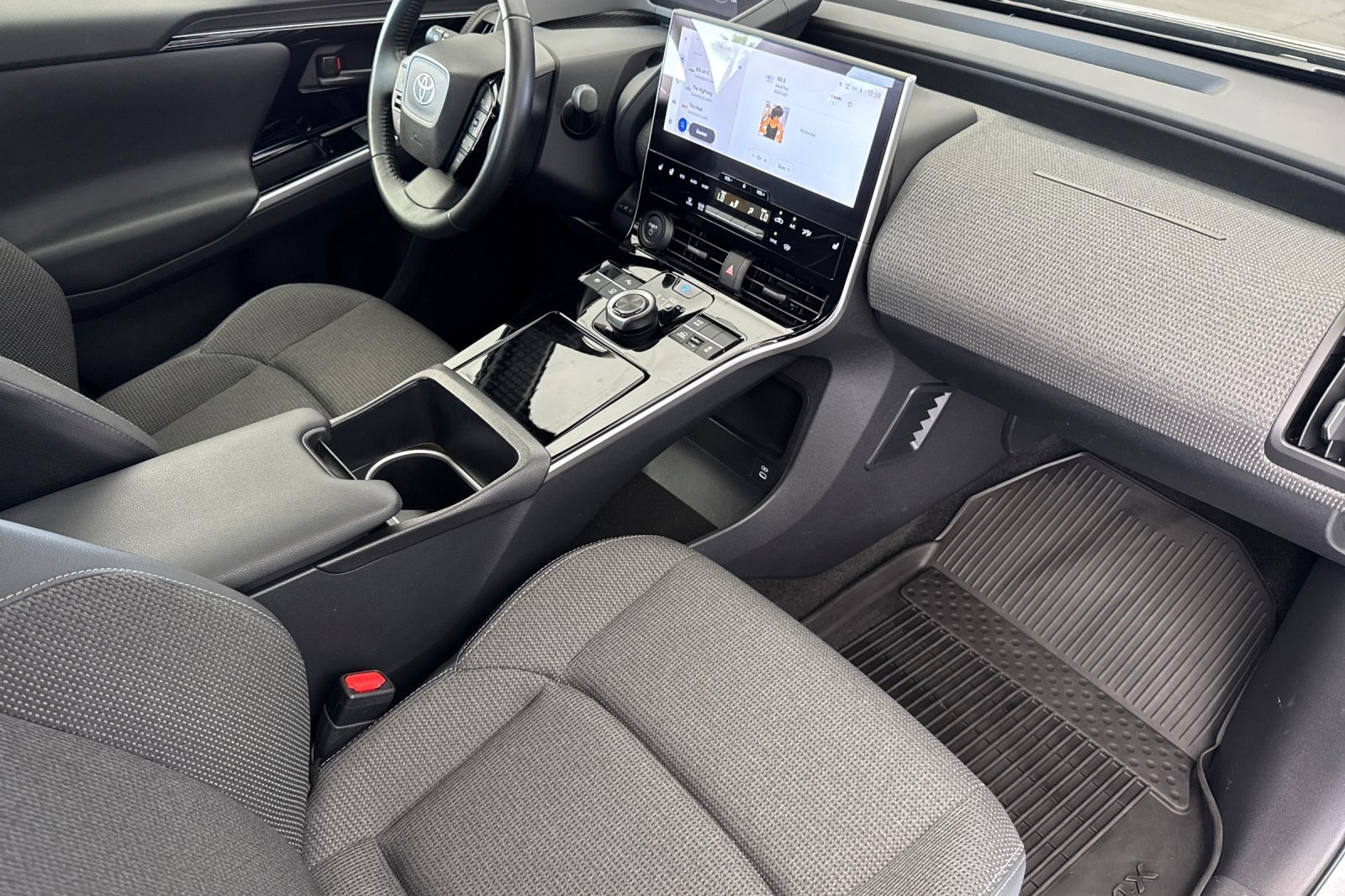 Certified Used 2024 Wind Chill Pearl Toyota XLE image 15