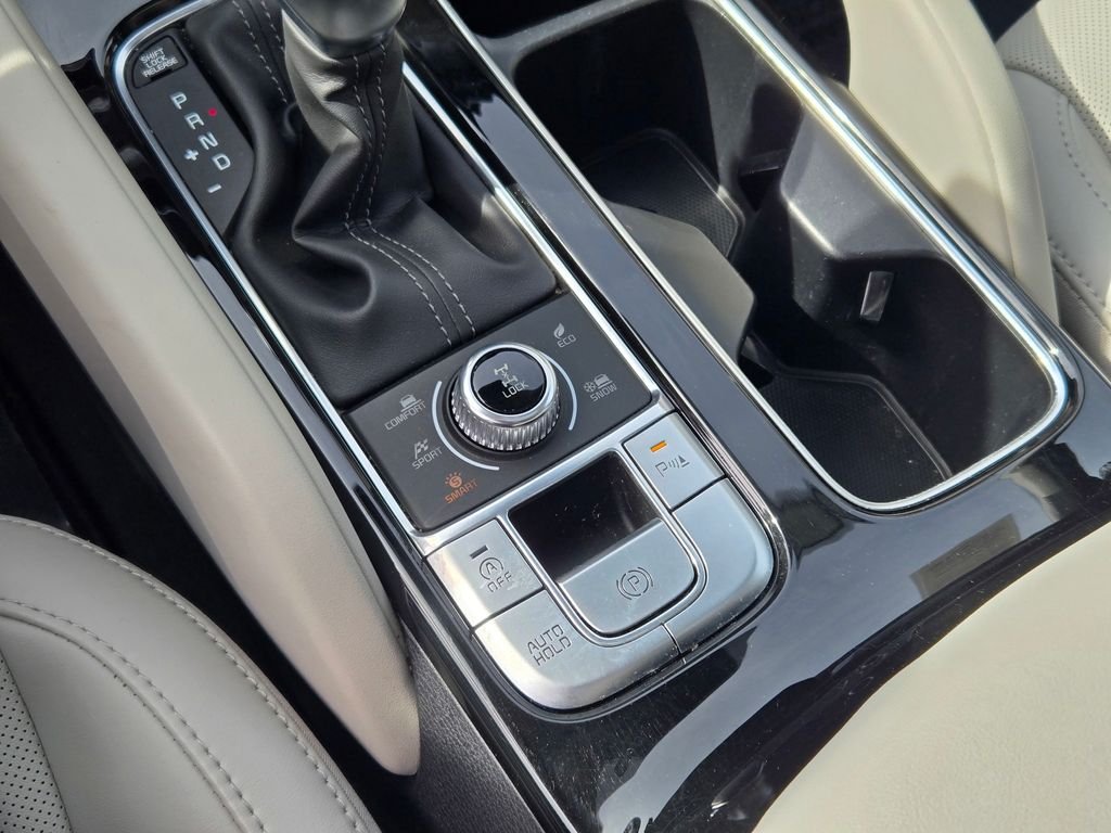 Used 2024 Black Kia S image 43