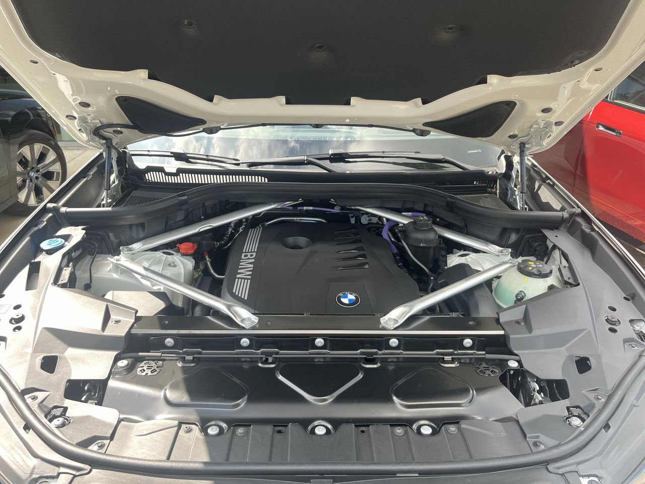 New 2026 Mineral White Metallic BMW xDrive40i image 39