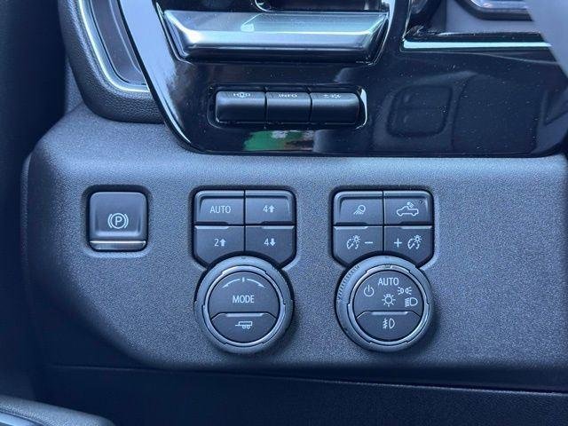 2025 Chevrolet Silverado 3500 HD LTZ - Photo 24