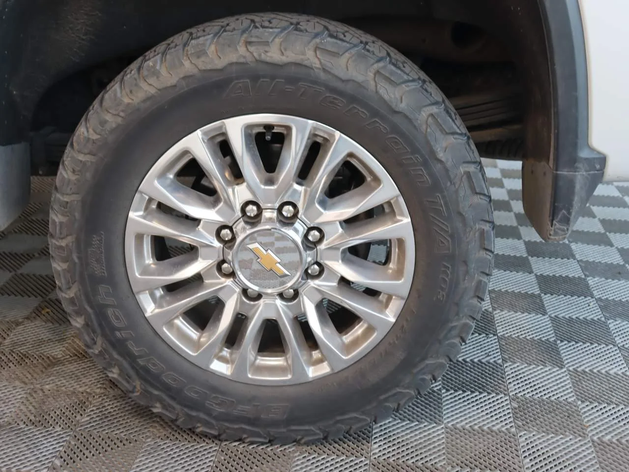 2023 Chevrolet Silverado 2500HD High Country - Photo 17