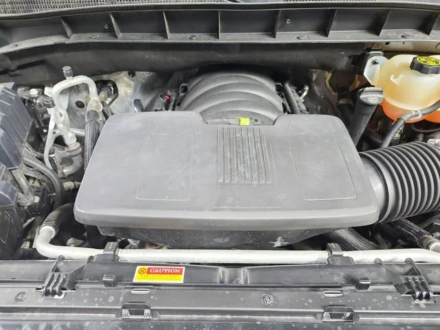 Used 2023 White Frost Tricoat GMC SLT image 17