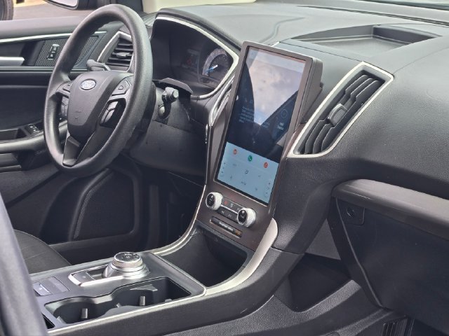 Used 2021 Black Ford SE image 8