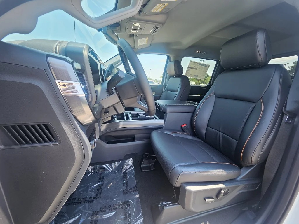 New 2026 Oxford White Ford F-250® Lariat® image 4