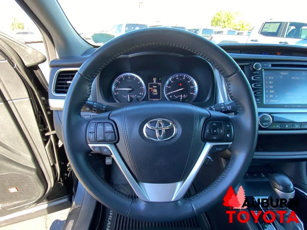 Used 2016 Midnight Black Metallic Toyota Limited image 43