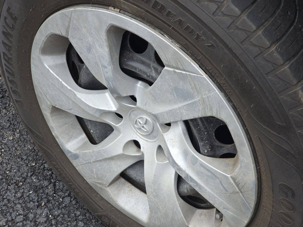 Used 2021 White Toyota LE image 20