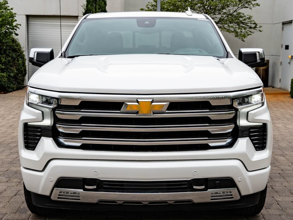Used 2024 Iridescent Pearl Tricoat Chevrolet High Country image 2