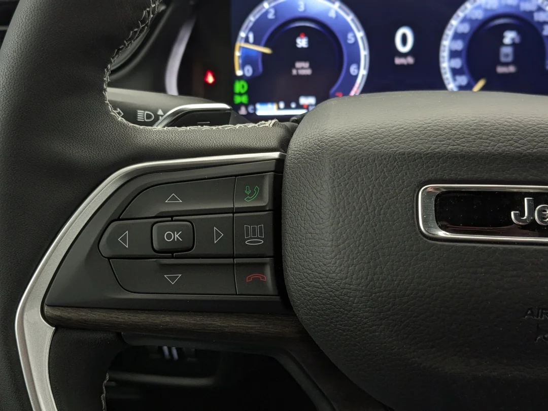 New 2026 White Jeep Limited Reserve - - 4x4 - Panoramic Sunroof - Nappa Leather - Ventilated Seats & More! image 17