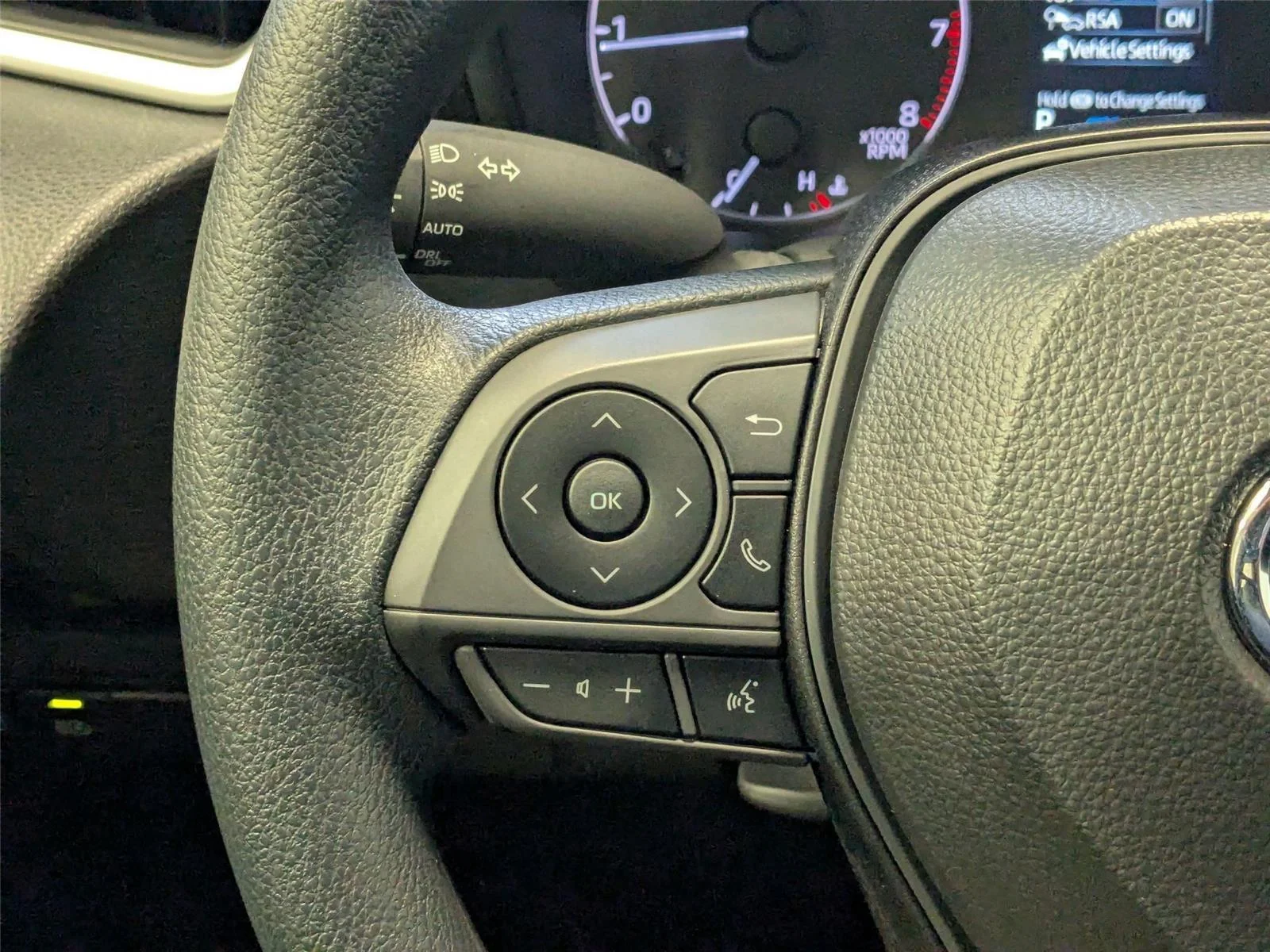 2025 Toyota Corolla LE - Photo 16
