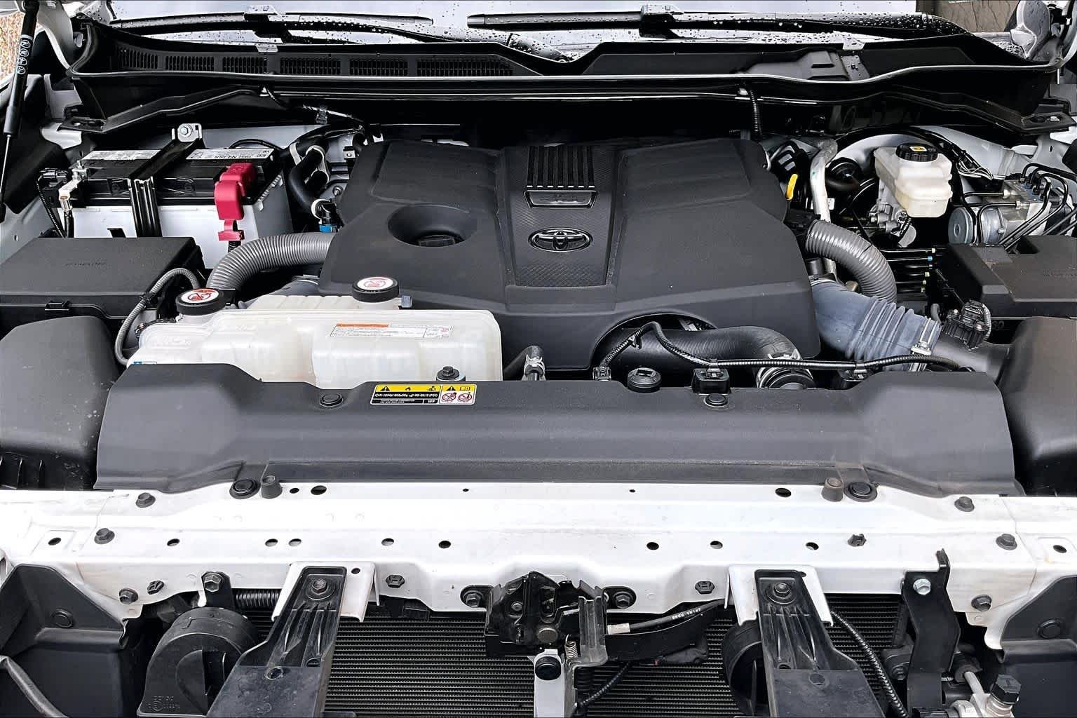 Used 2024 Ice Cap Toyota SR5 image 32