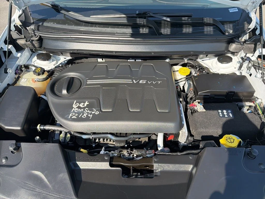 Used 2018 White Jeep Overland image 11
