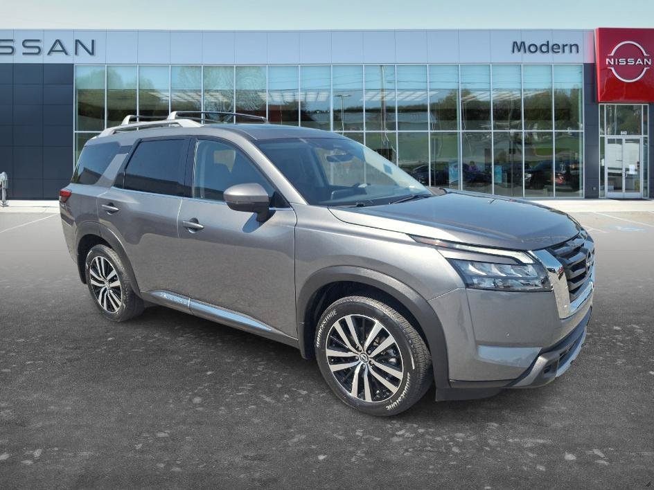 Used 2025 Gun Metallic Nissan Platinum image 3