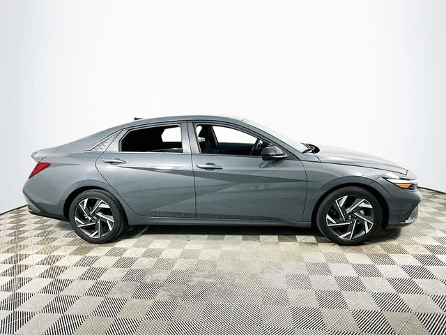 Certified Pre-Owned 2025 Hyundai Elantra SEL Sport