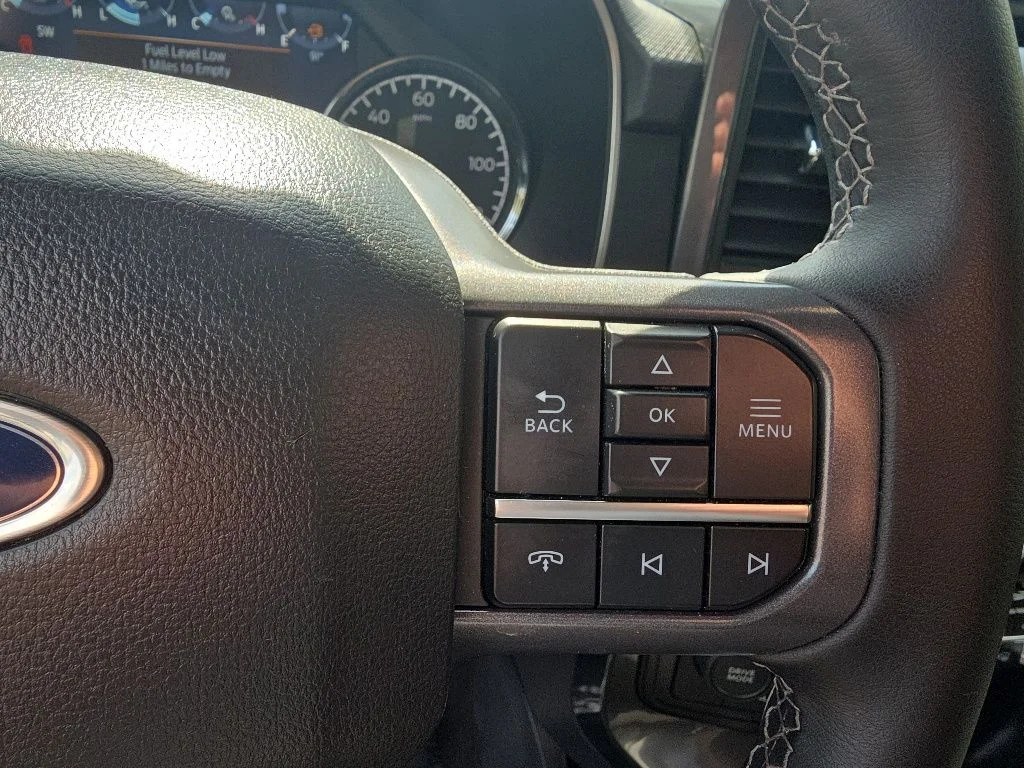 Used 2023 Black Ford XLT image 19
